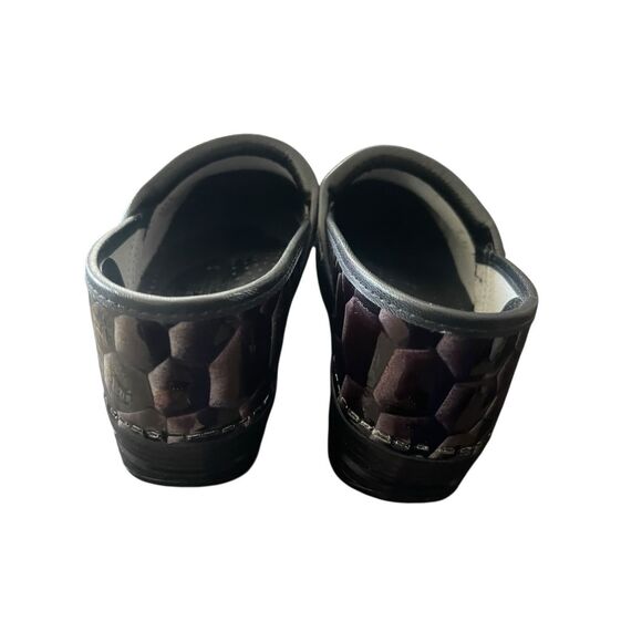 Dansko Womens Red Black Patent Leather Croc Print Clog Slip On Shoe Size 39 - Picture 2 of 11